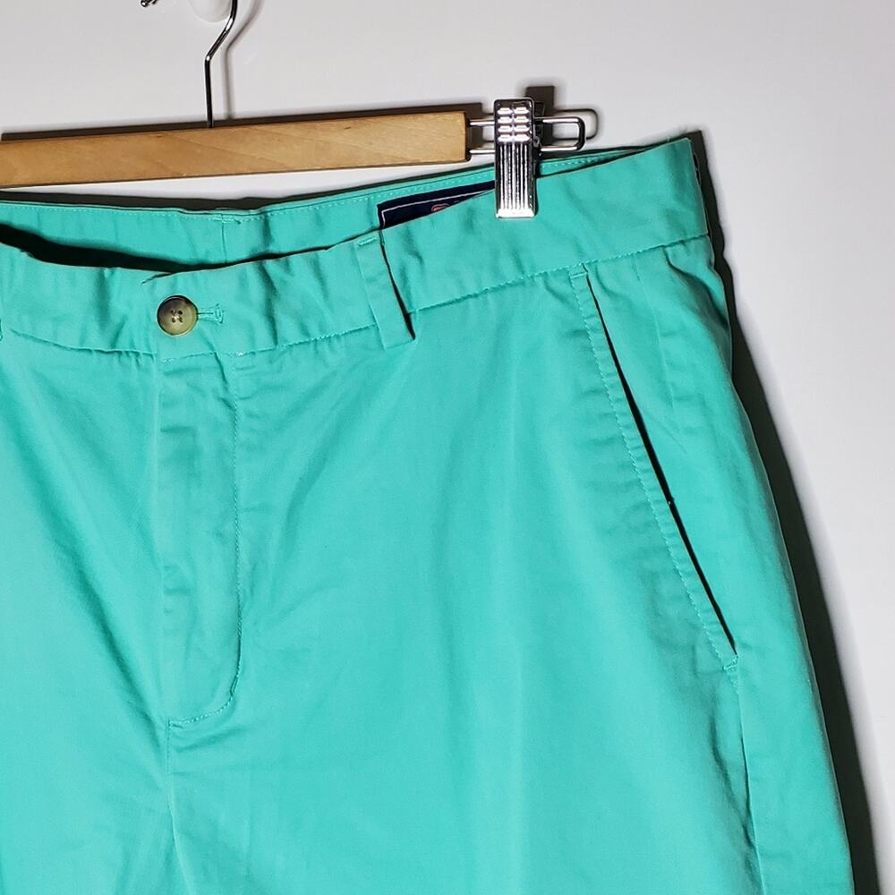Vineyard Vines Pastel Green flat front chino shorts Size 36 Great condition - Picture 2 of 7